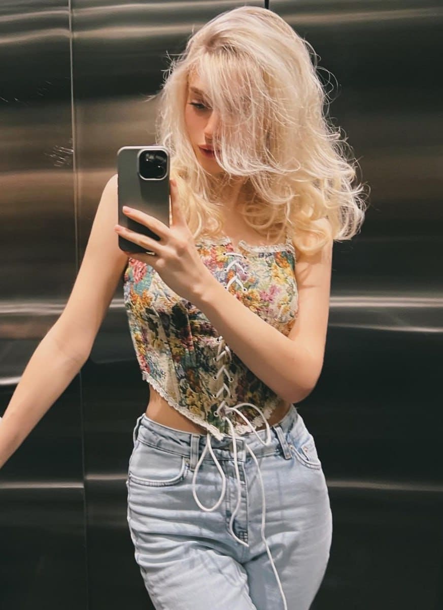 Laura — photo 4